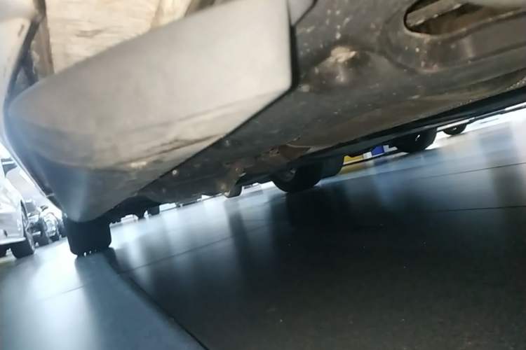 Used Volkswagen Viloran 2020 330TSI Business Edition Left Side Sill