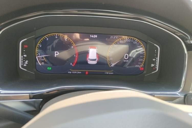 Used Volkswagen Viloran 2020 330TSI Business Edition Odometer Close Up