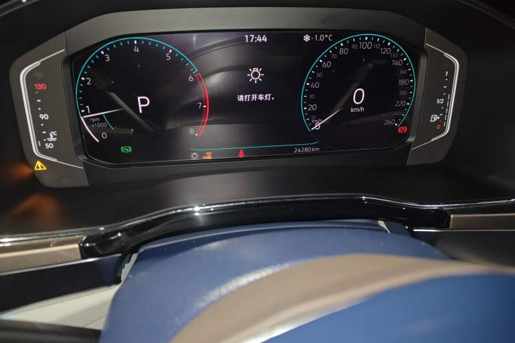 Used Volkswagen Viloran 2020 330TSI Business Edition Odometer Close Up