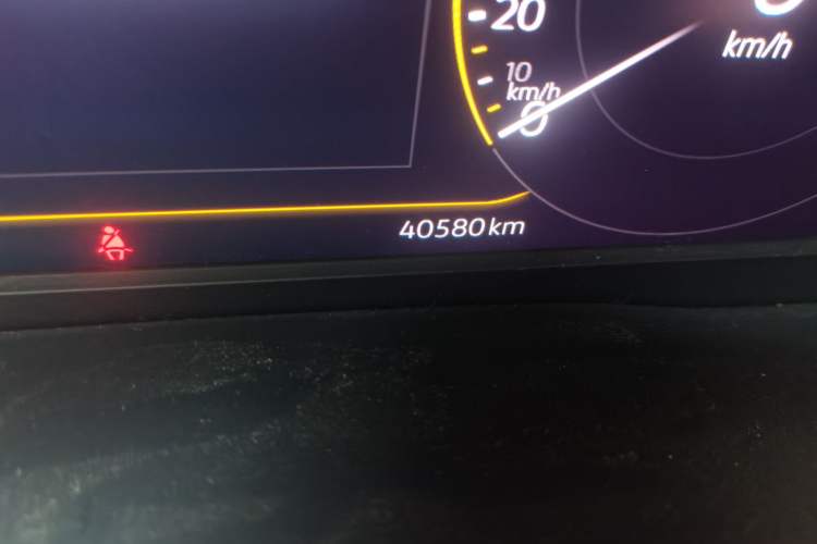 Used Volkswagen Viloran 2020 330TSI Business Edition Odometer Close Up