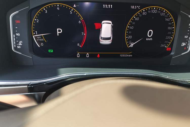 Used Volkswagen Viloran 2020 330TSI Luxury Edition Odometer Close Up