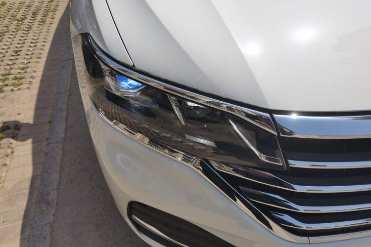 Used Volkswagen Viloran 2020 330TSI Luxury Edition Right Front Headlight