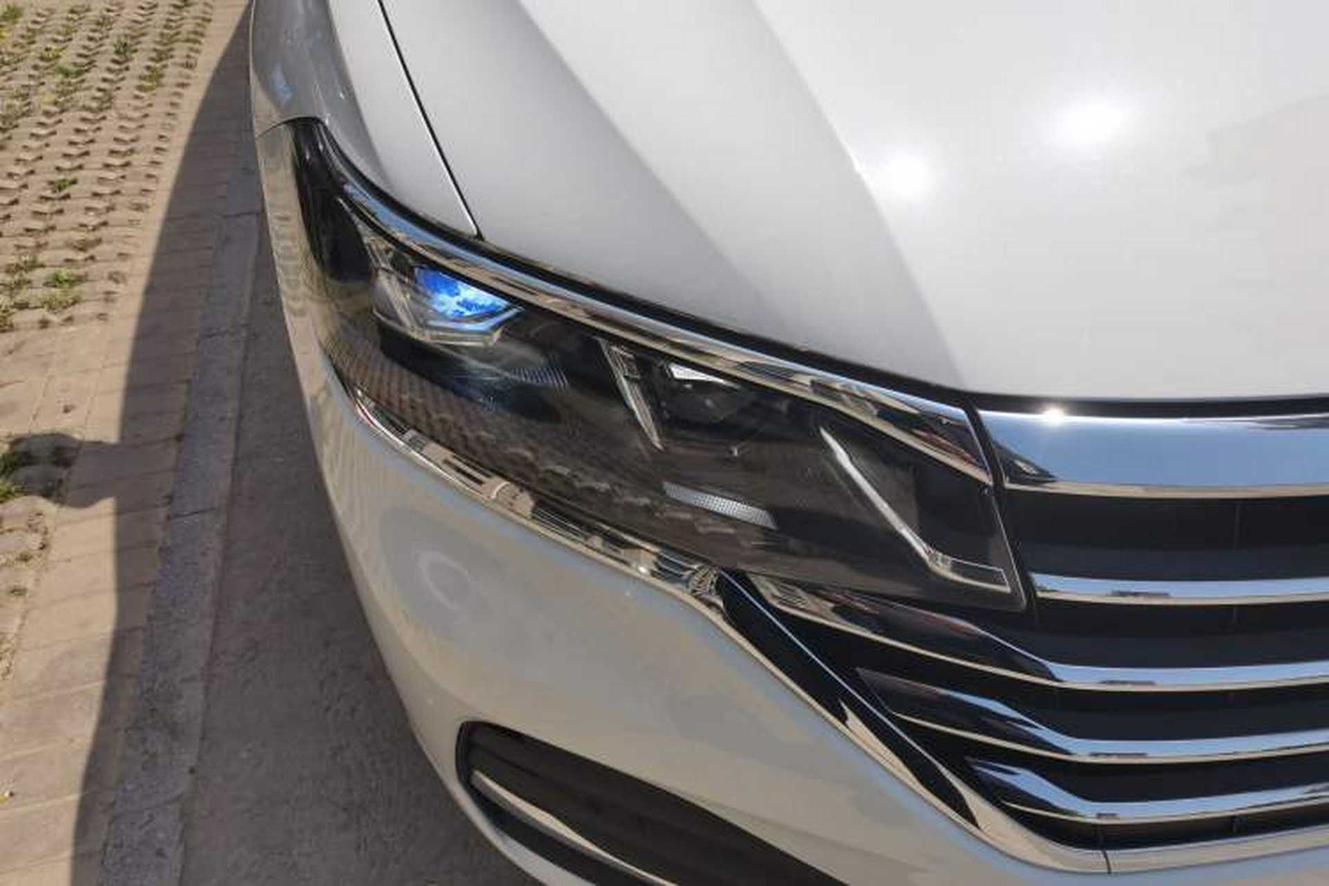 Used Volkswagen Viloran 2020 330TSI Luxury Edition Right Front Headlight