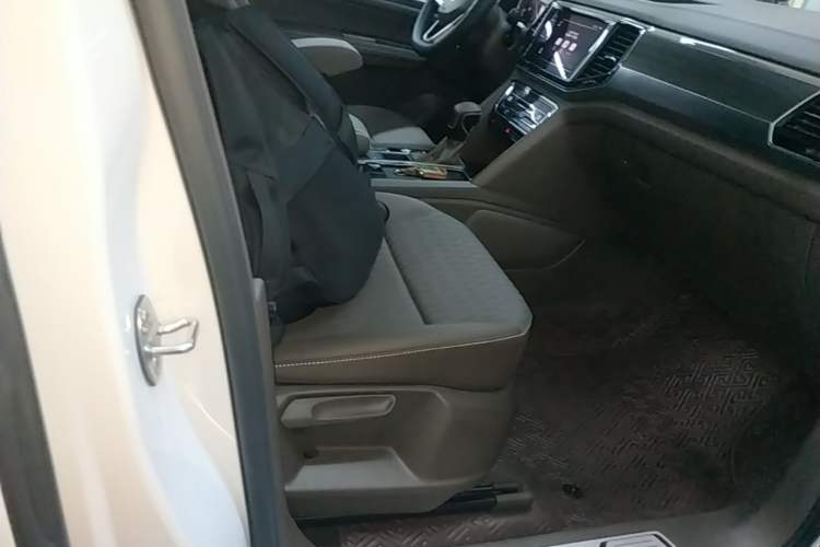 Used Volkswagen Viloran 2020 330TSI Business Edition Right Front Seat