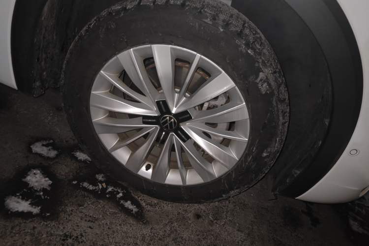 Used Volkswagen Viloran 2020 330TSI Business Edition Right Front Wheel Hub