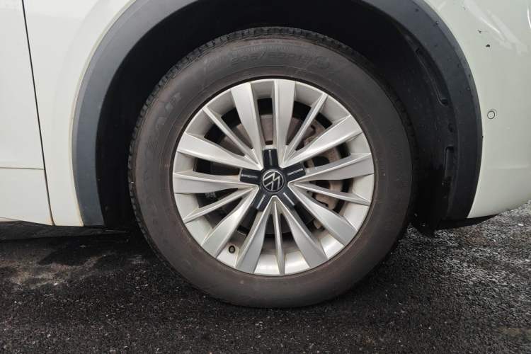 Used Volkswagen Viloran 2020 330TSI Business Edition Right Front Wheel Hub