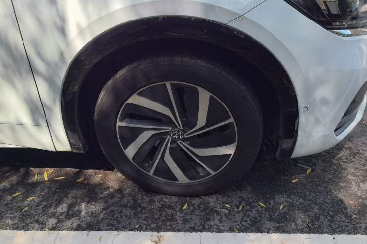 Used Volkswagen Viloran 2020 330TSI Luxury Edition Right Front Wheel Hub