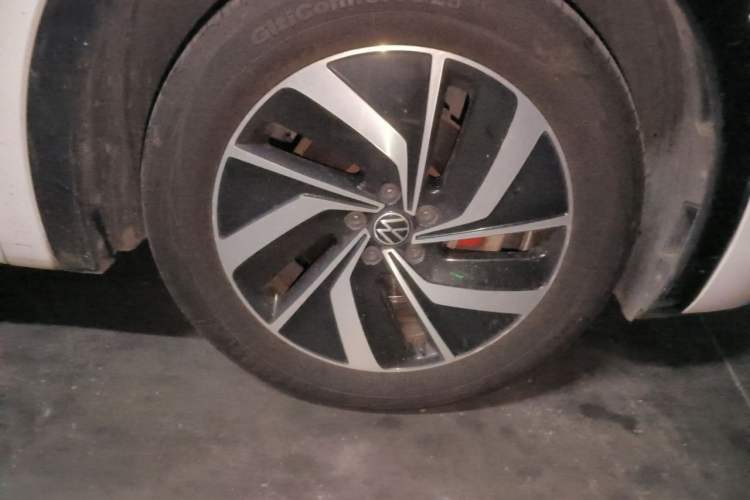 Used Volkswagen Viloran 2020 330TSI Luxury Edition Right Front Wheel Hub