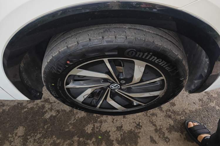Used Volkswagen Viloran 2020 330TSI Luxury Edition Right Front Wheel Hub