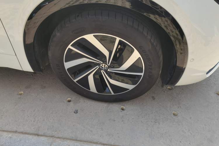Used Volkswagen Viloran 2020 330TSI Luxury Edition Right Front Wheel Hub
