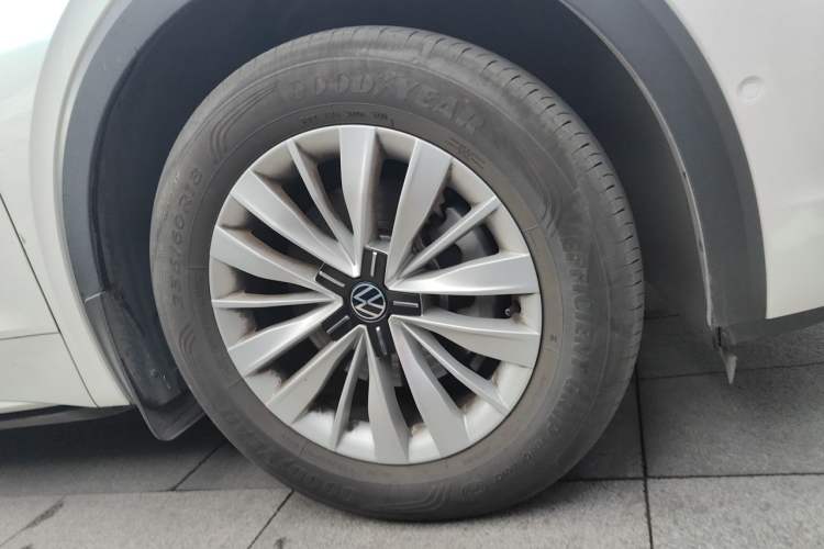 Used Volkswagen Viloran 2020 330TSI Business Edition Right Front Wheel Hub