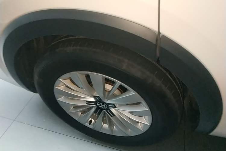 Used Volkswagen Viloran 2020 330TSI Business Edition Right Rear Wheel Hub