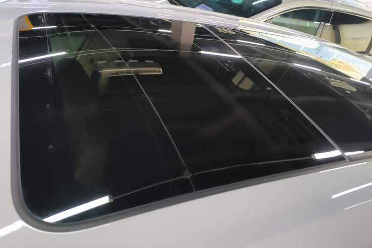 Used Volkswagen Viloran 2020 330TSI Business Edition Roof