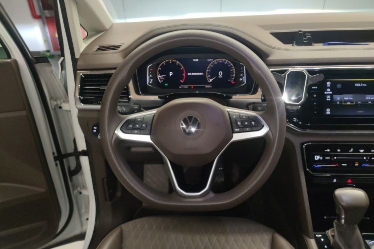 Used Volkswagen Viloran 2020 330TSI Business Edition Steering Wheel