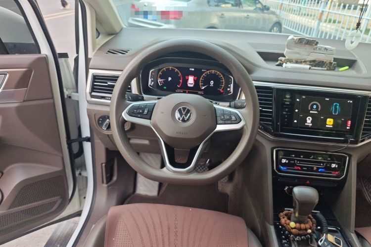 Used Volkswagen Viloran 2020 330TSI Business Edition Steering Wheel