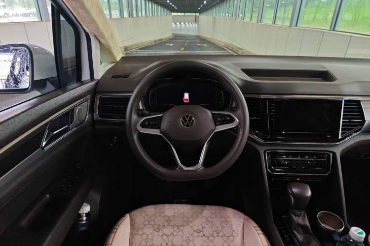 Used Volkswagen Viloran 2020 330TSI Business Edition Steering Wheel