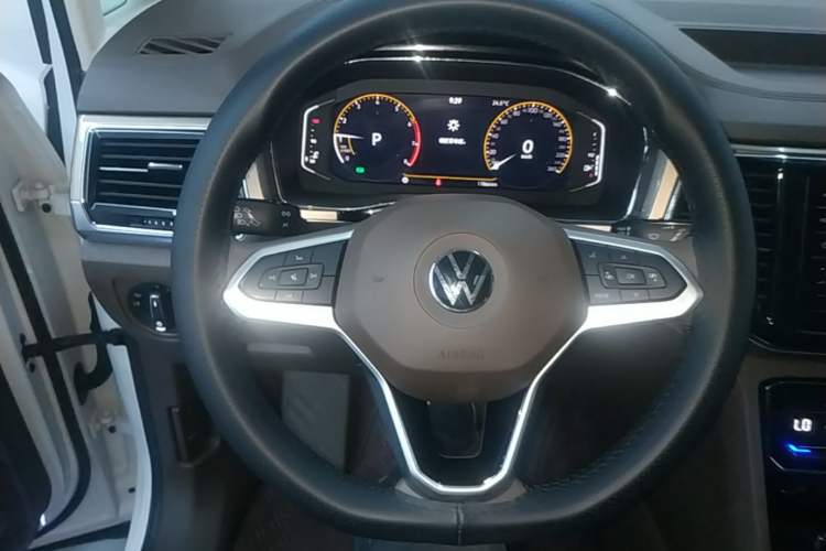 Used Volkswagen Viloran 2020 330TSI Business Edition Steering Wheel