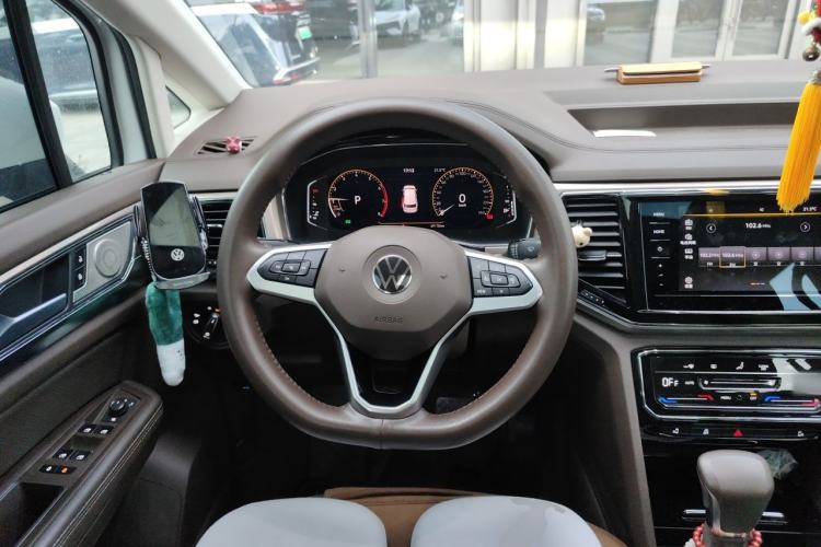 Used Volkswagen Viloran 2020 330TSI Business Edition Steering Wheel