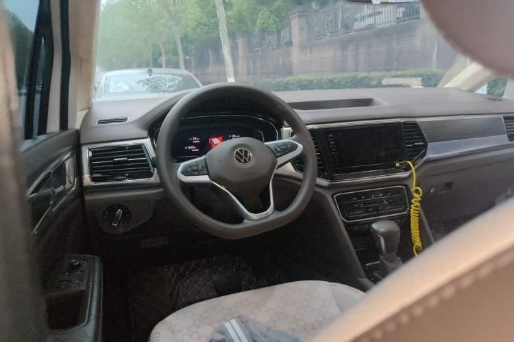 Used Volkswagen Viloran 2020 330TSI Business Edition Steering Wheel
