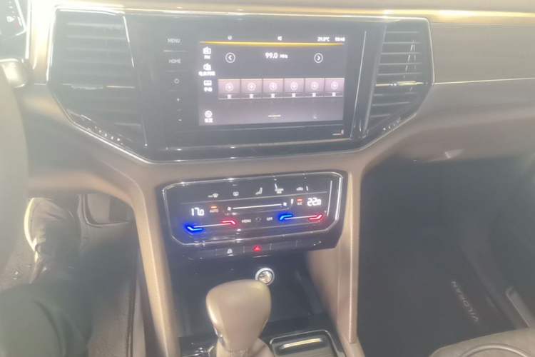Used Volkswagen Viloran 2020 330TSI Business Edition Audio And AC Panel