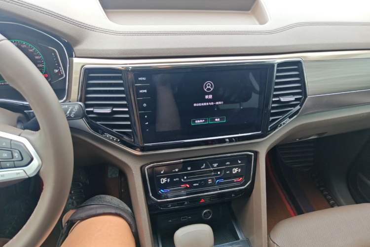 Used Volkswagen Viloran 2020 380TSI Prestige Edition Audio And AC Panel
