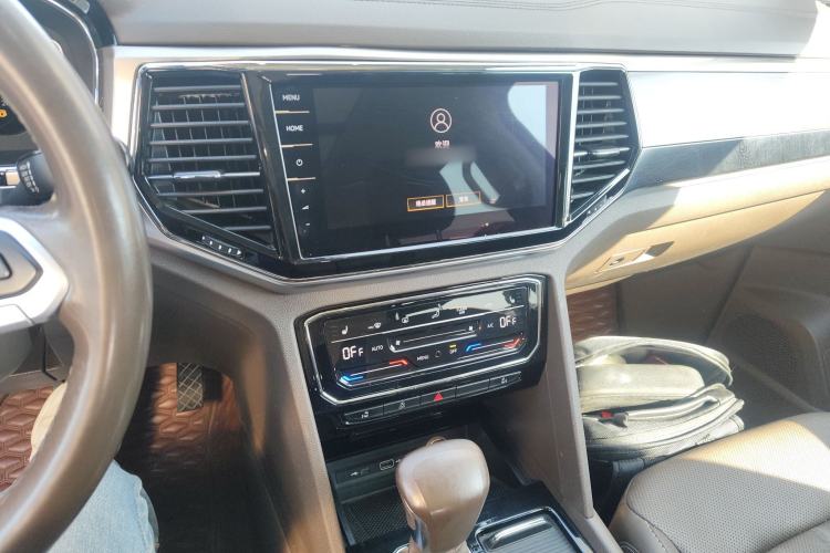 Used Volkswagen Viloran 2020 330TSI Luxury Edition Audio And AC Panel
