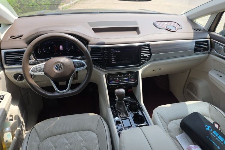 Used Volkswagen Viloran 2020 380TSI Prestige Edition Center Console