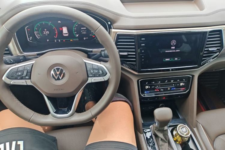 Used Volkswagen Viloran 2020 380TSI Prestige Edition Center Console