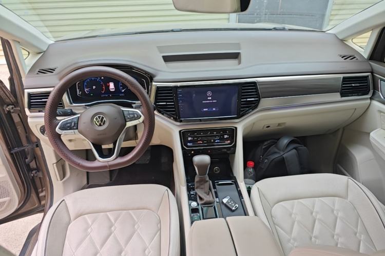 Used Volkswagen Viloran 2020 380TSI Prestige Edition Center Console