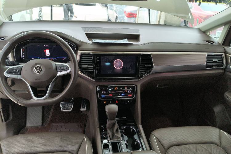 Used Volkswagen Viloran 2020 380TSI Prestige Edition Center Console