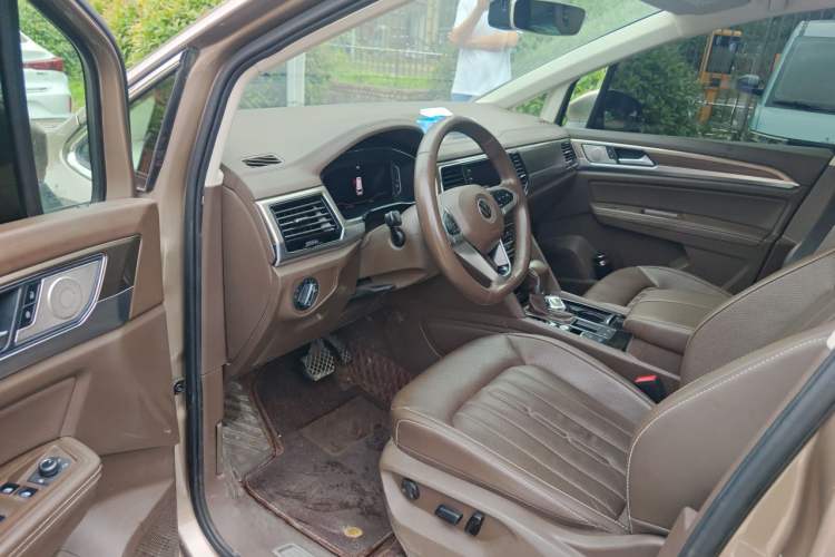 Used Volkswagen Viloran 2020 330TSI Luxury Edition Driver Seat