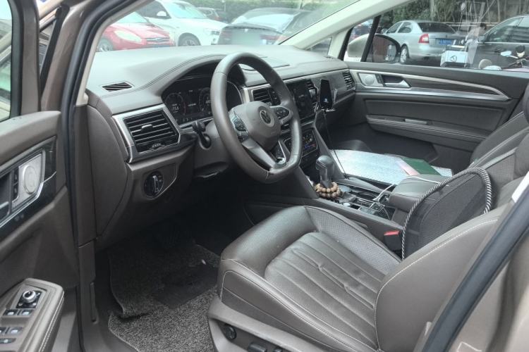 Used Volkswagen Viloran 2020 330TSI Luxury Edition Driver Seat