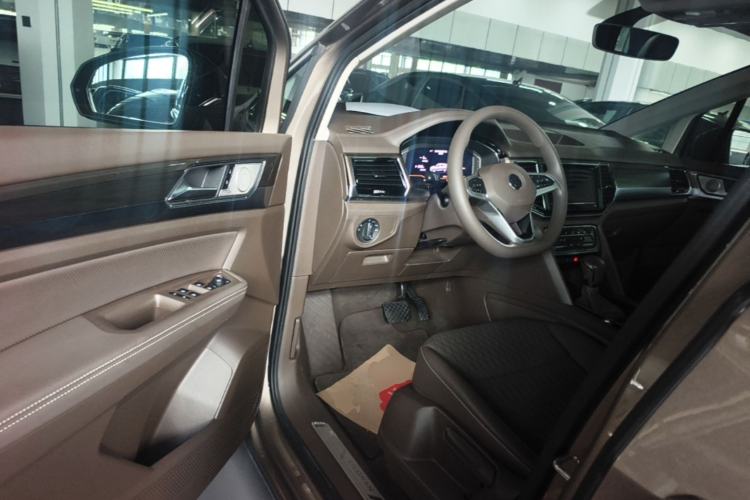 Used Volkswagen Viloran 2020 330TSI Business Edition Driver Seat