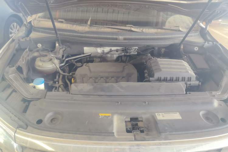 Used Volkswagen Viloran 2020 330TSI Business Edition Engine Bay