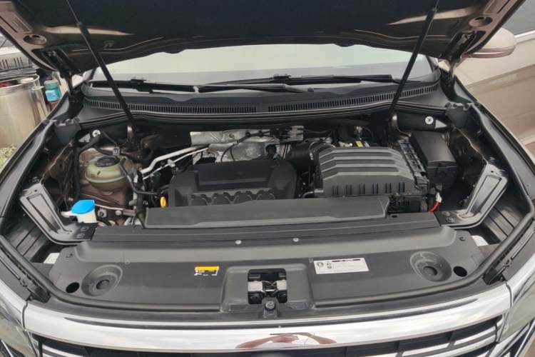 Used Volkswagen Viloran 2020 380TSI Prestige Edition Engine Bay