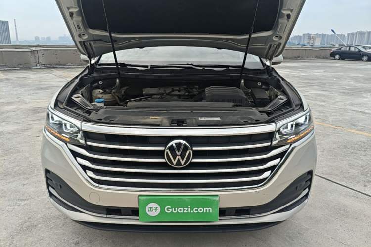Used Volkswagen Viloran 2020 330TSI Luxury Edition Engine Bay