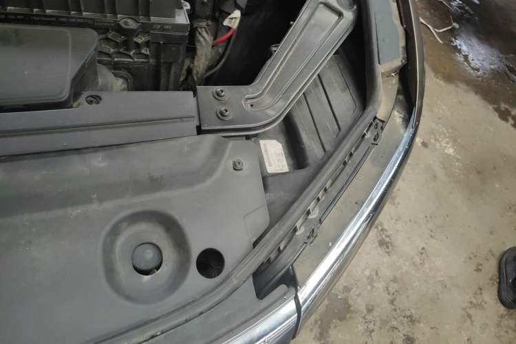 Used Volkswagen Viloran 2020 380TSI Prestige Edition Engine Bay Left