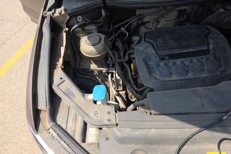 Used Volkswagen Viloran 2020 380TSI Prestige Edition Engine Bay Right