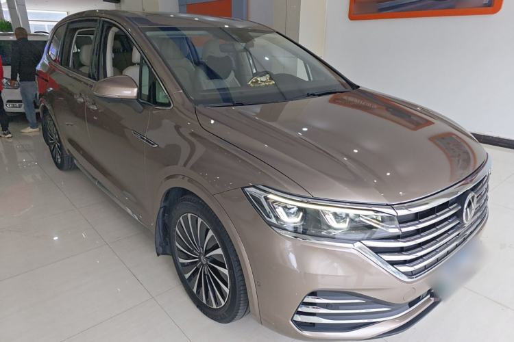 Used Volkswagen Viloran 2020 380TSI Prestige Edition Front Right 45 Deg