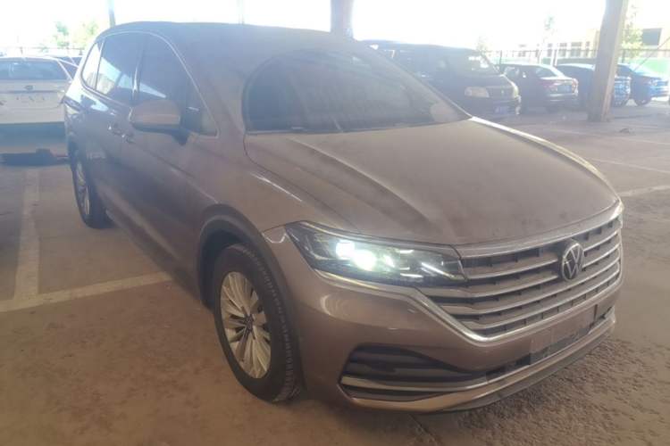 Used Volkswagen Viloran 2020 330TSI Business Edition Front Right 45 Deg