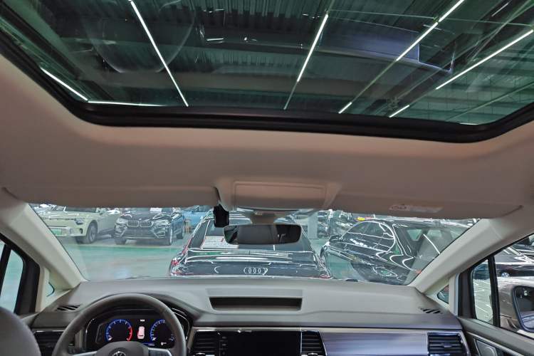Used Volkswagen Viloran 2020 380TSI Prestige Edition Headliner