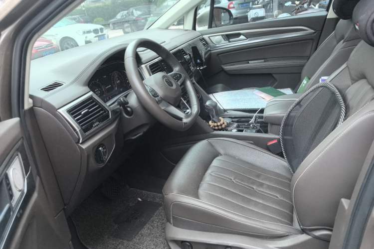 Used Volkswagen Viloran 2020 330TSI Luxury Edition Left Front Seat