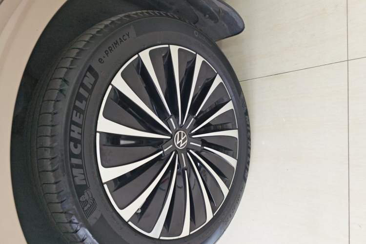 Used Volkswagen Viloran 2020 380TSI Prestige Edition Left Front Wheel Hub