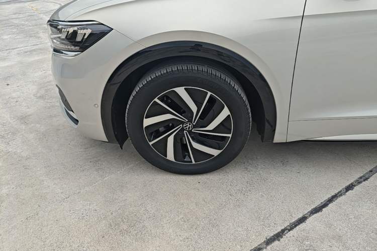 Used Volkswagen Viloran 2020 330TSI Luxury Edition Left Front Wheel Hub