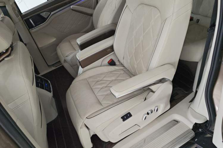 Used Volkswagen Viloran 2020 380TSI Prestige Edition Left Rear Seat