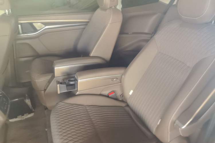 Used Volkswagen Viloran 2020 330TSI Business Edition Left Rear Seat