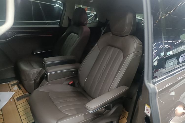 Used Volkswagen Viloran 2020 330TSI Luxury Edition Left Rear Seat