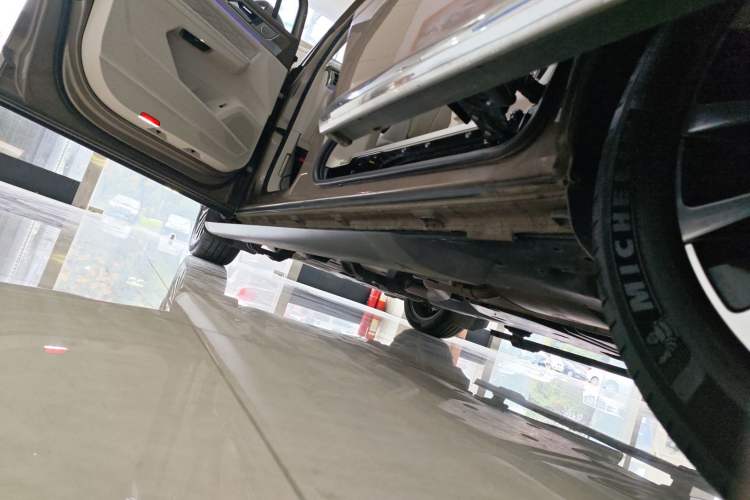 Used Volkswagen Viloran 2020 380TSI Prestige Edition Left Side Sill