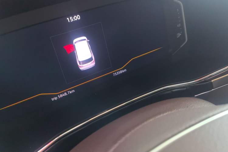 Used Volkswagen Viloran 2020 330TSI Luxury Edition Odometer Close Up