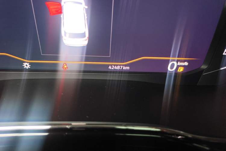 Used Volkswagen Viloran 2020 330TSI Business Edition Odometer Close Up